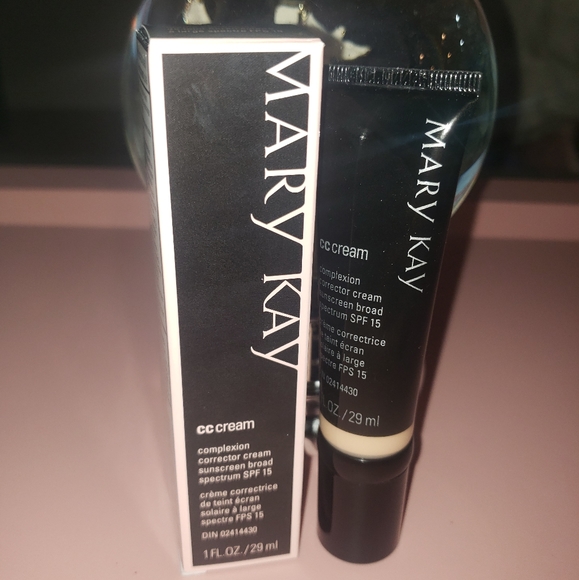 CC Cream - Picture 2 of 3